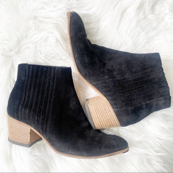 VINCE Haider Suede Chelsea Pull On Stacked Heel Ankle Bootie Black, Size 6 - Picture 10 of 14